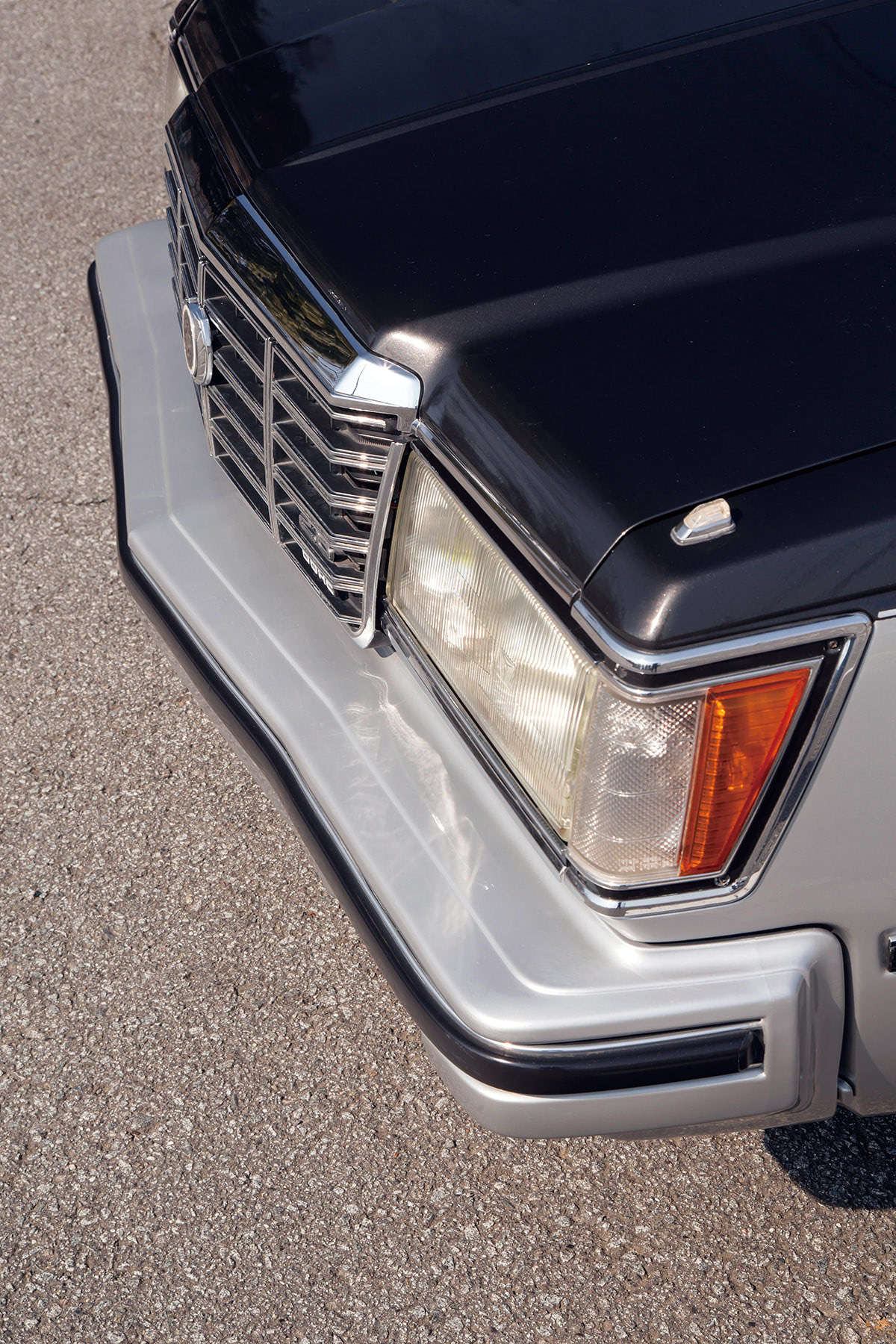 高級パーソナルカーの神髄「クラウン最後」の2ドアハードトップ【1