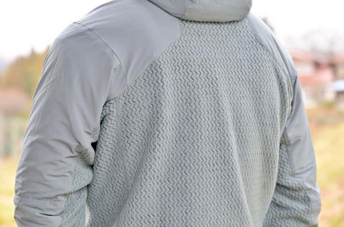 アクティブな主役級ウェア！メンズ・ナノエア・ライト・ハイブリッドが