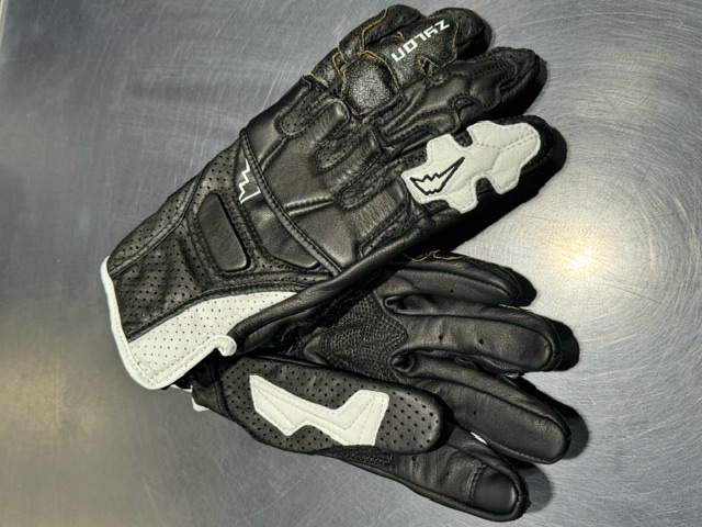 入荷速報】2024年SS新作！〈K-5364〉エアーGPSグローブが入荷しました