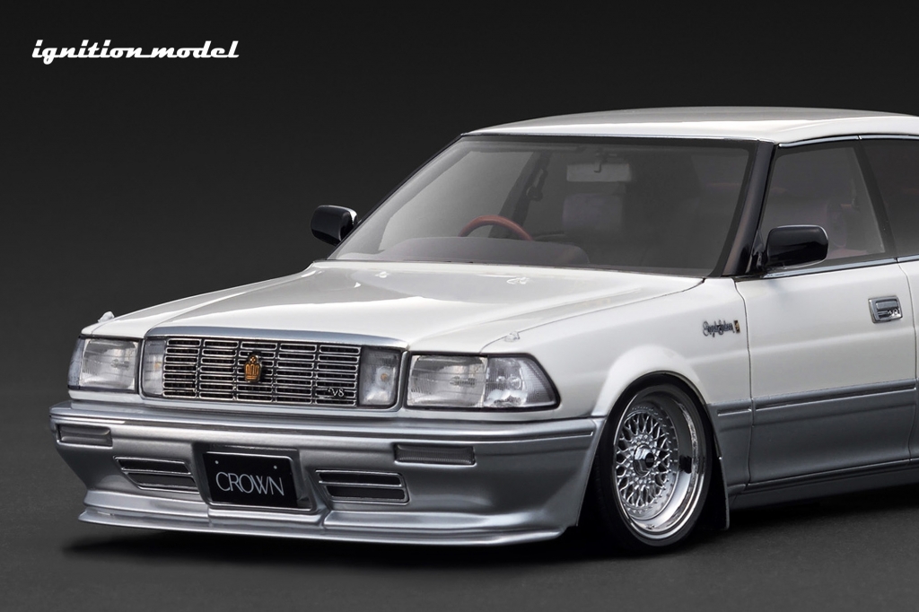 1/18スケール「クラウン 4ドアハードトップ V8（130型）」鋭意製作中