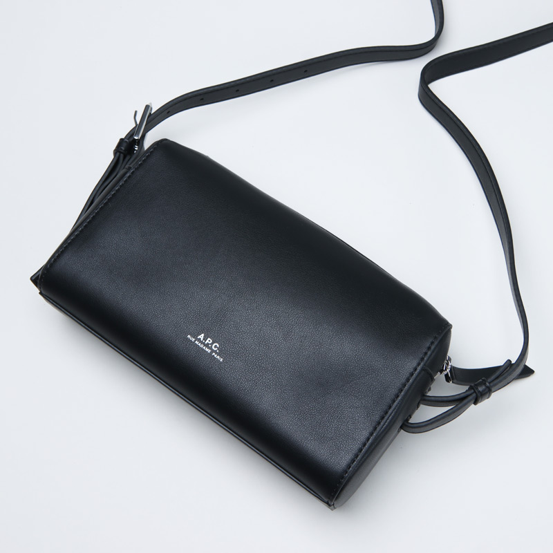 A.P.C. (アーペーセー) CAMERA BAG NINO / カメラバッグ
