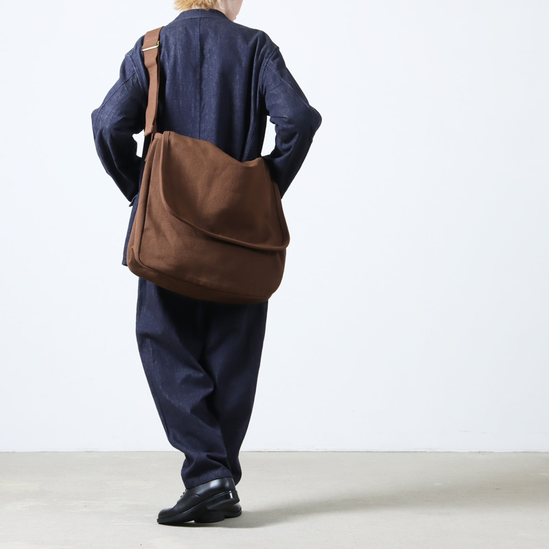 COMOLI (コモリ) ヘンプダック ショルダーバッグ