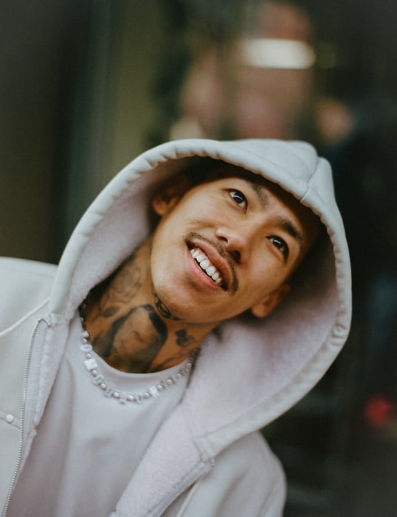 千葉雄喜、ワーナーミュージックとアルバム2枚3億円で契約 | JOYSOUND