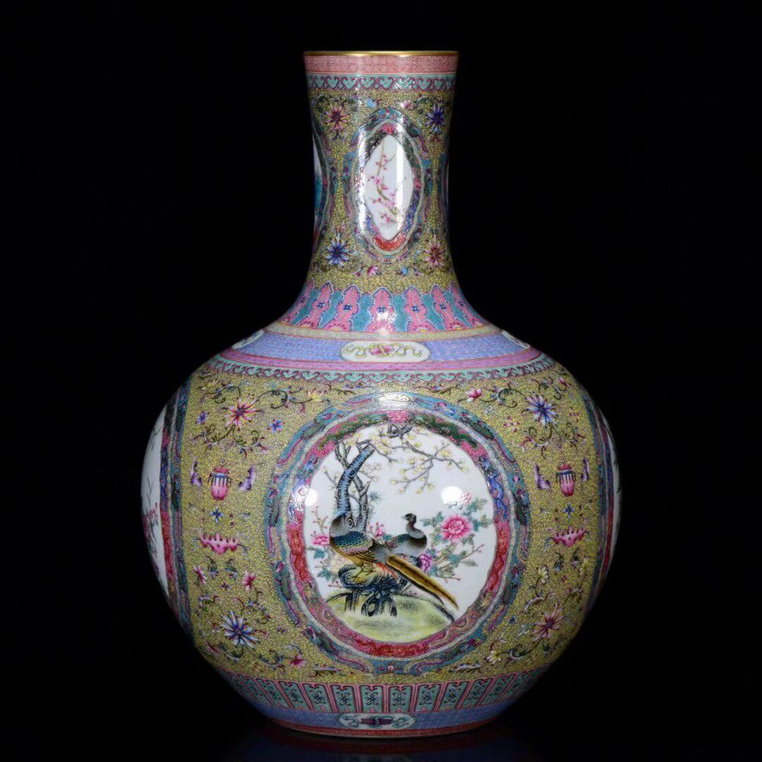 中国清代乾隆年制人物天球花瓶 古董品 年代物