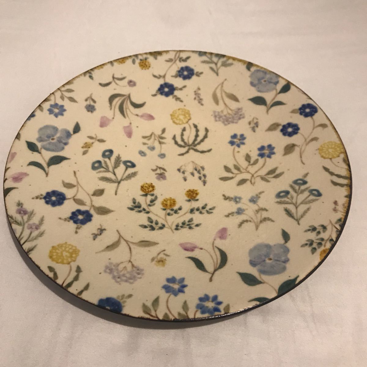 山野辺彩 皿② 径約20㎝ 高さ約4.3㎝ 山野辺彩 皿② 径約20㎝ 高さ約4.3㎝