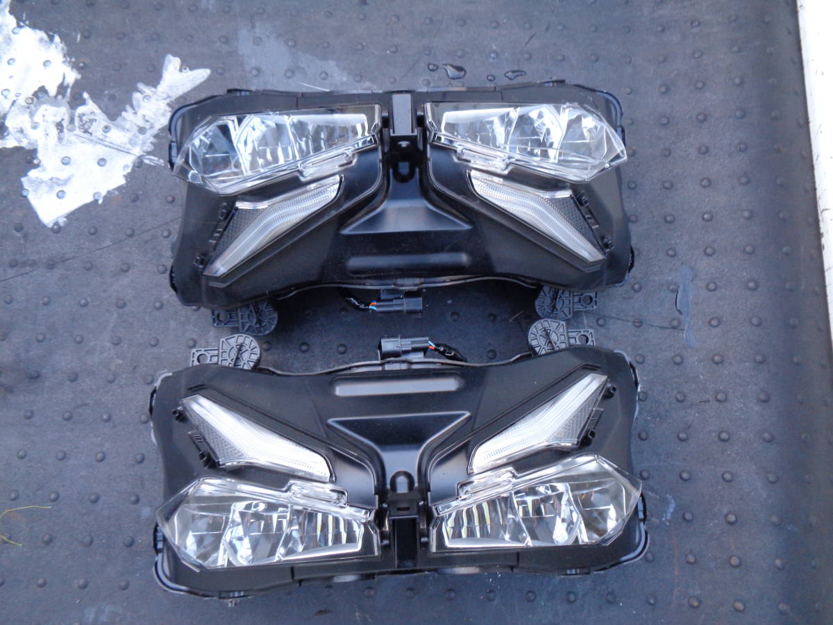 ☆CBR250RR MC51 ヘッドライトASSY 2セット・一つはレンズ割れ もう一