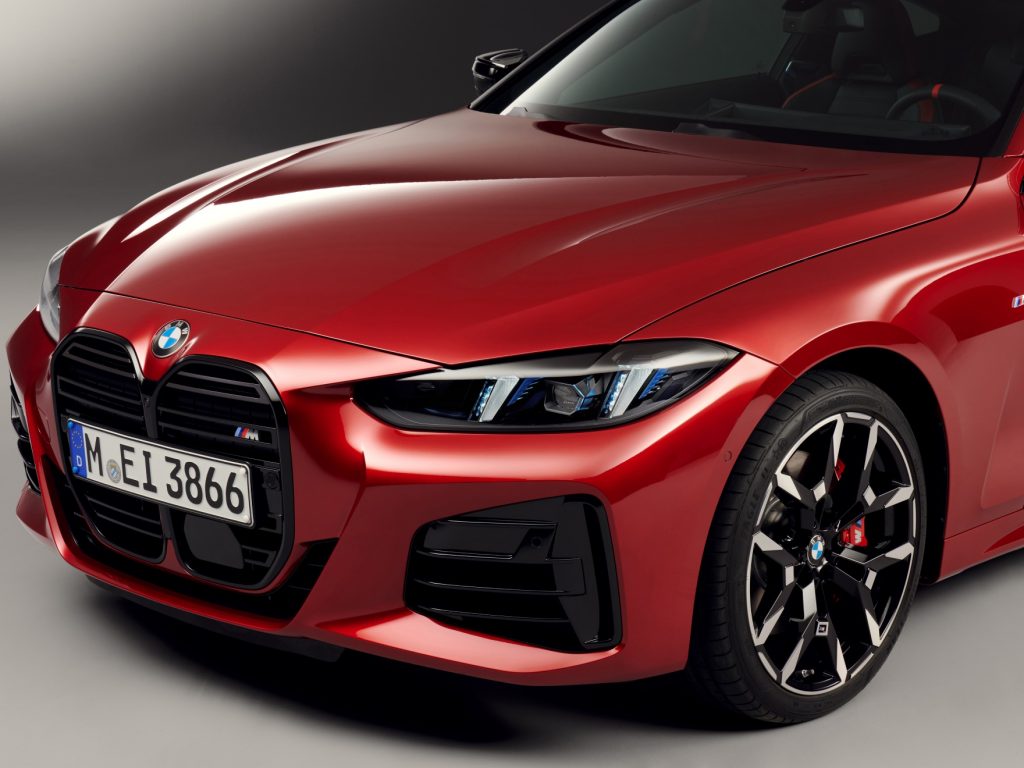 BMW「4シリーズ クーペ/カブリオレ」発表 新デザインのLEDヘッドライト