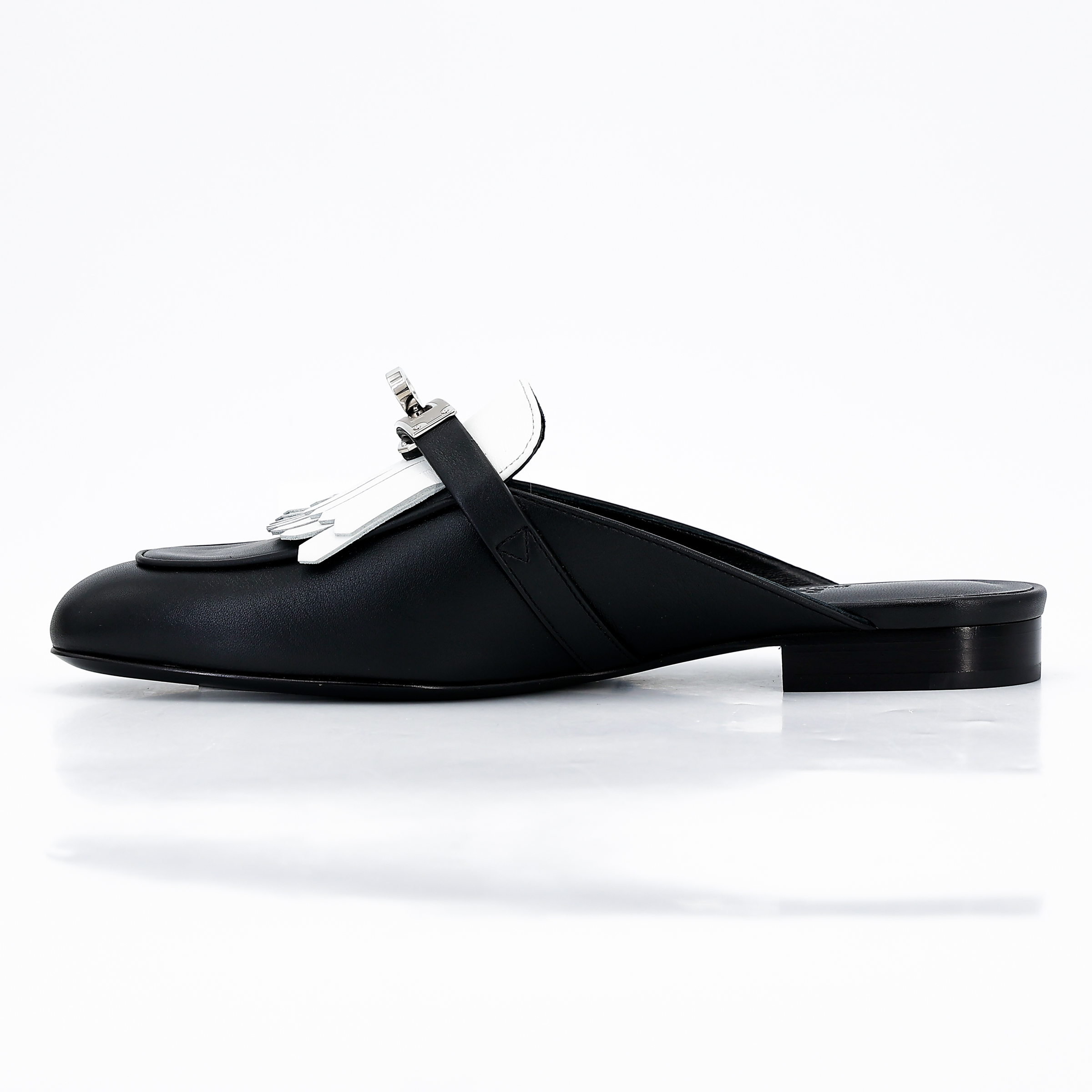 ランク N 新品 HERMÈS エルメス ミュール オズ ブラック (89) ホワイト