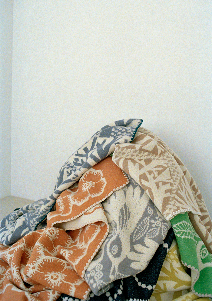 ミナポルホネン動物柄ハーフブランケット ミナポルホネン動物柄ハーフ