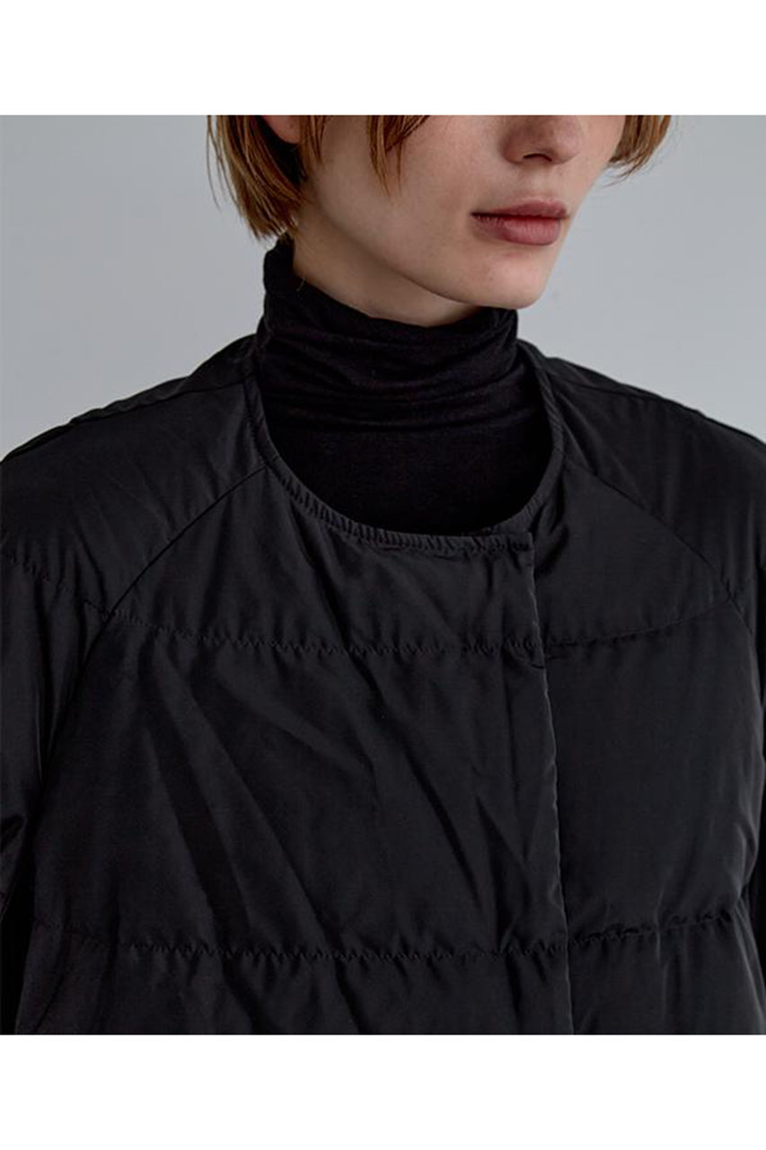 LE PHIL(ル フィル)｜パッフィーダウンケープ/ブラック の通販