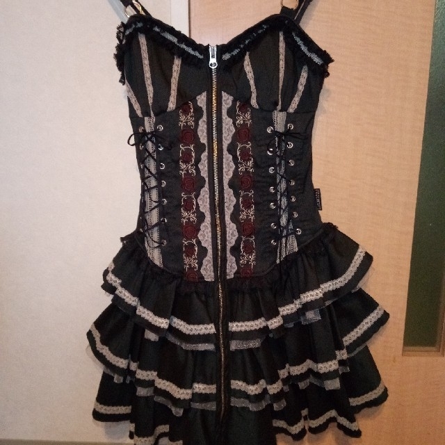 OZZ ONESTE レースアップ コルセットワンピース 薔薇刺繍 フリル OZZON