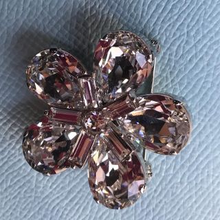 René（フラワー ・ ブローチ/コサージュ）のフリマアイテム一覧