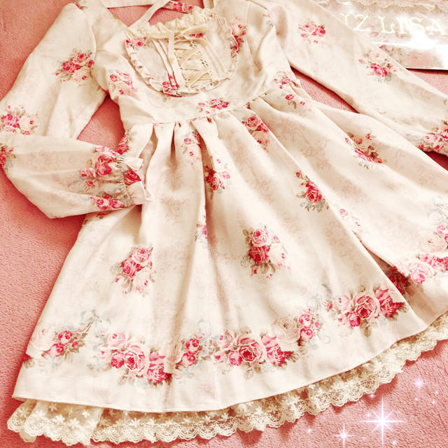 LIZ LISA - ☆リズリサLIZLISA☆胸元編み上げリボン☆後ろティアード