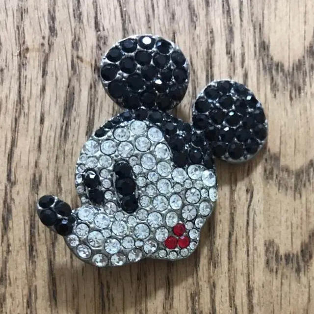 Disney - ミッキーブローチ☆usedの通販 by nono's shop｜ディズニー