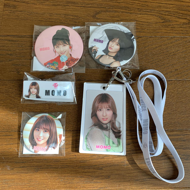 twice 109popup 缶バッチ モモ直筆サイン入り twice 109popup 缶バッチ