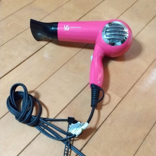ジャンク VSマイナスイオンドライヤー ピンクの通販 by 178｜ラクマ
