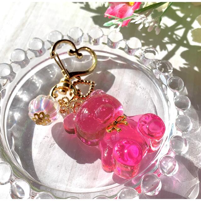 くまちゃんチャーム レジン ハンドメイドの通販 by あとりえkirara｜ラクマ