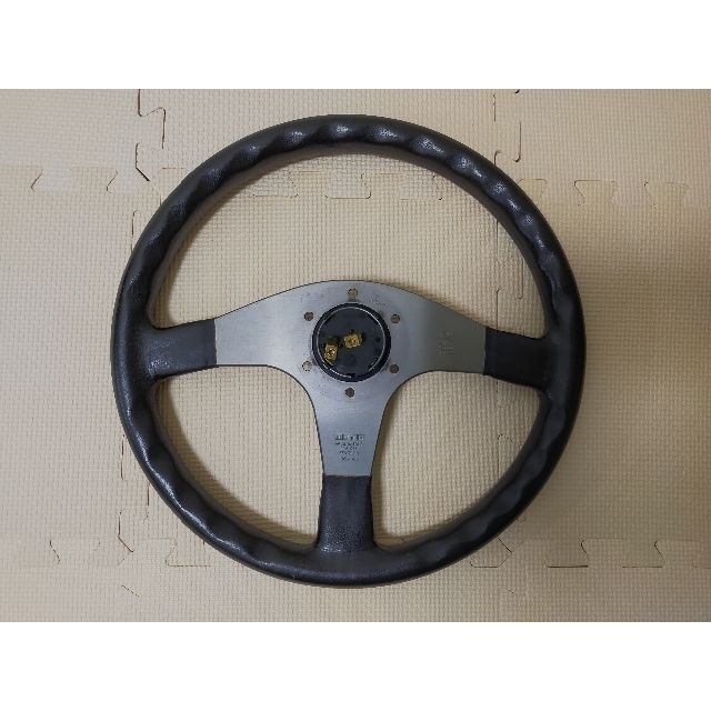 MOMOステアリング（TYP D35/KBA 70116）＋ ホーンボタンの通販 by