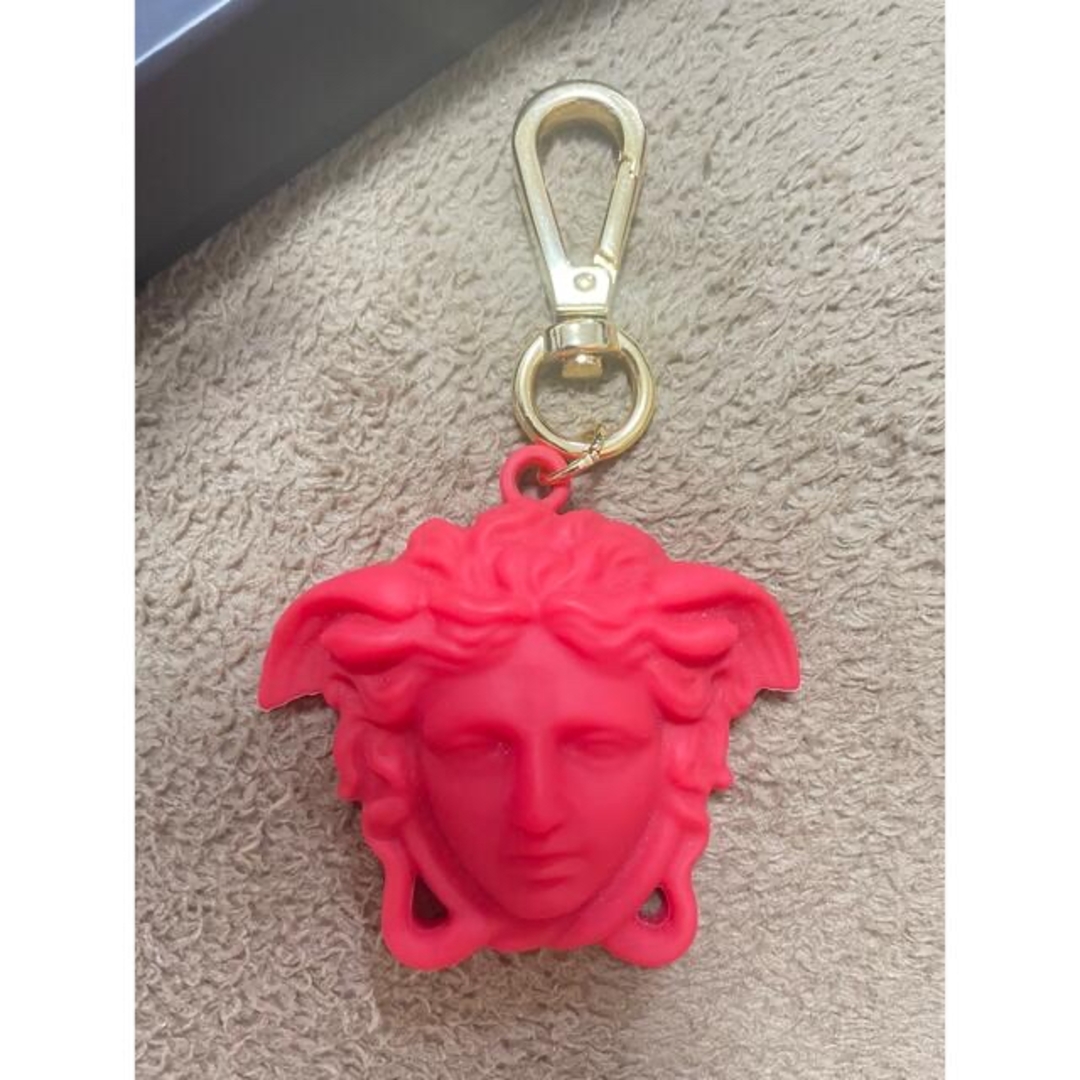 VERSACE - 最新作新品ベルサーチェキーホルダーの通販 by イシュタルテ