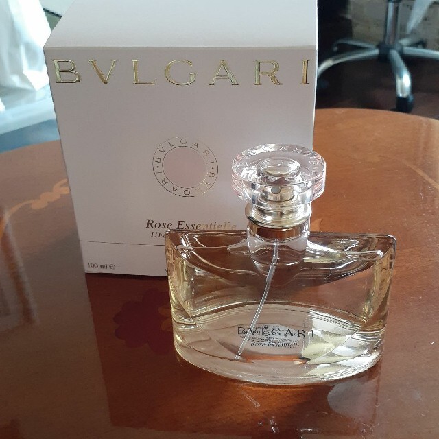 廃盤☆入手困難 ブルガリの香水 ローズエッセンシャル ロゼ オードトワレ