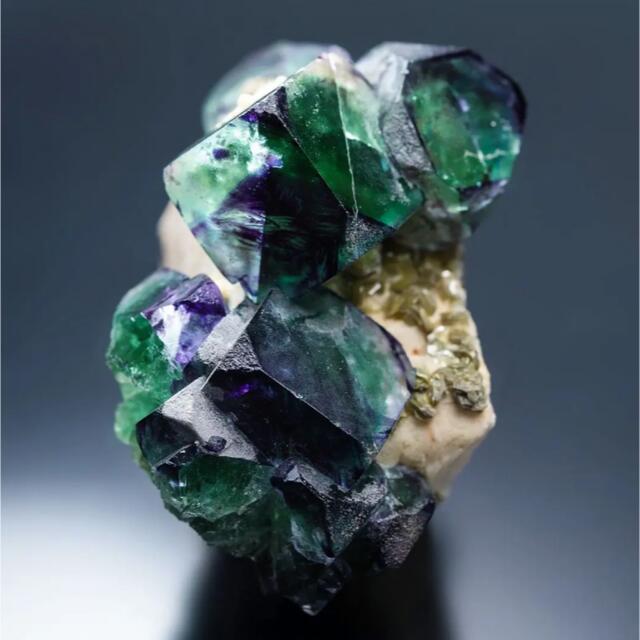 ナミビア エロンゴ フローライト AB677 天然石 原石 鉱物標本 鉱石 蛍