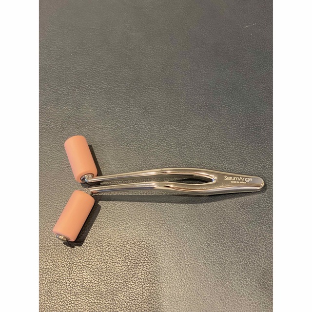 ホルミシスイオンローラー セラムアンジェ お肌に優しいシリコン