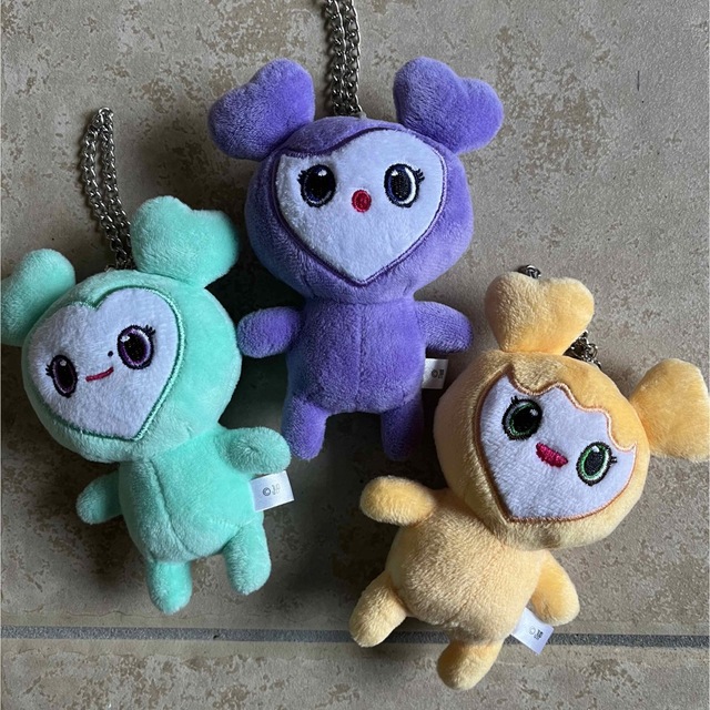 TWICE ラブリー ぬいぐるみ キーホルダー モモ サナ ツウィ モブリー