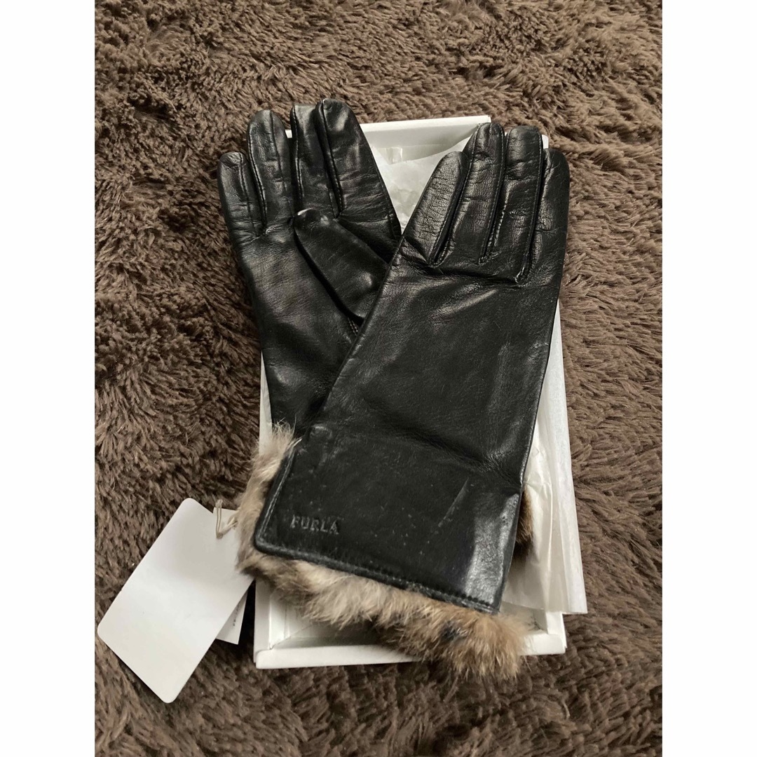 FURLA - 【未使用】イタリア製FURLA☆ラム革のファー付き手袋の通販 by