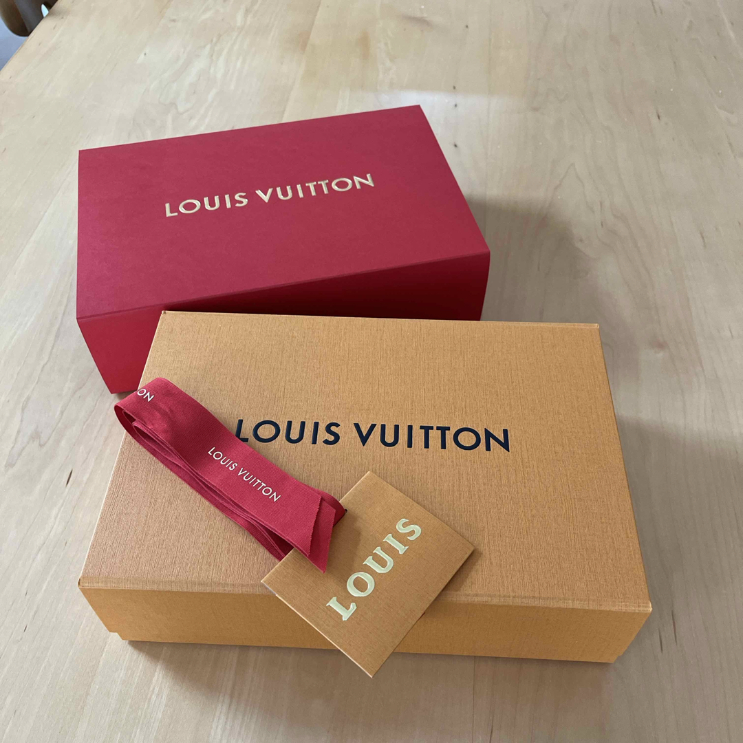 LOUIS VUITTON - ルイヴィトン 空き箱＆リボン 限定赤パッケージの通販