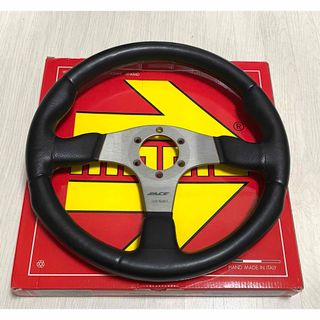 MOMO モモ ステアリングホイール F1コンセプト 中古品 momo モモ 35φ