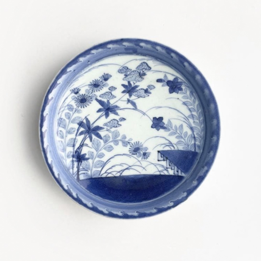 骨董 アンティーク 古伊万里 染付秋草波濤文様 七寸皿 丸皿 秋草図