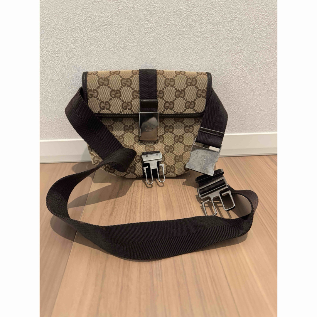 GUCCI - 極美品 GUCCI グッチ ボディーバッグ ウエストバッグ S812の