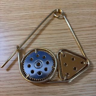 LOEWE - ロエベ LOEWE ブローチ ゴールドの通販 by Petit Pas ｜ロエベ