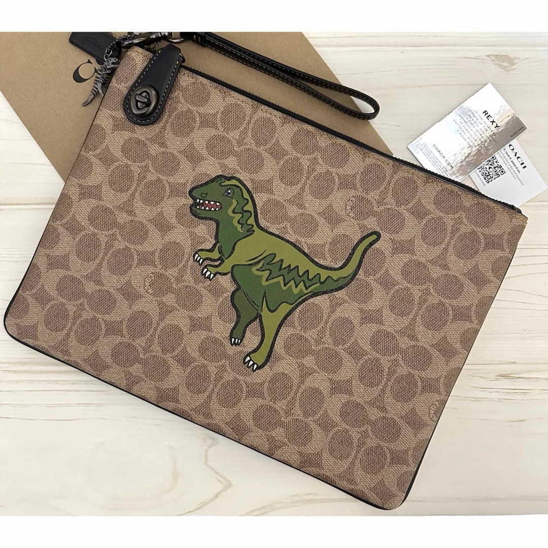 COACH - 新品 希少！COACH コーチ レキシー 恐竜 クラッチバッグ