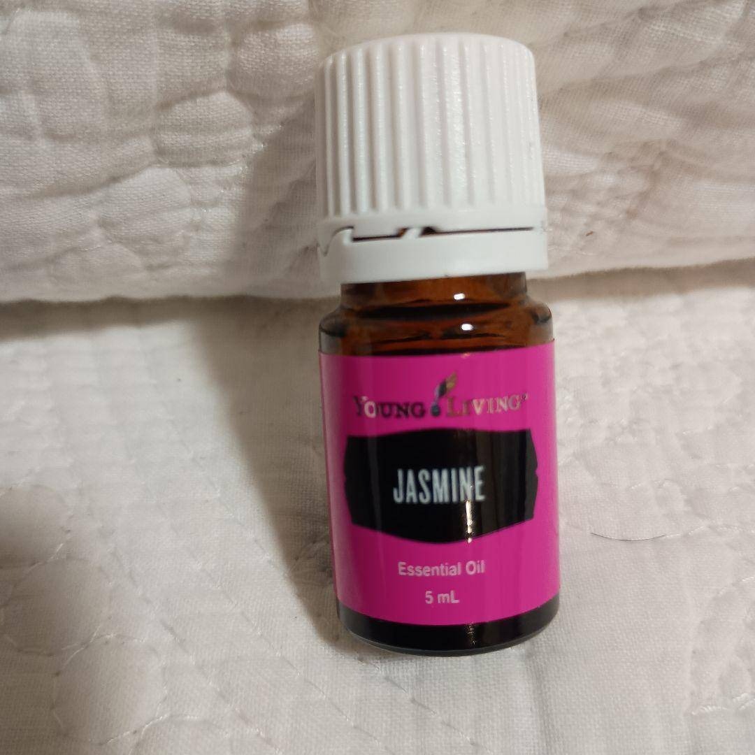 Young Living ジャスミン エッセンシャルオイル 5ml