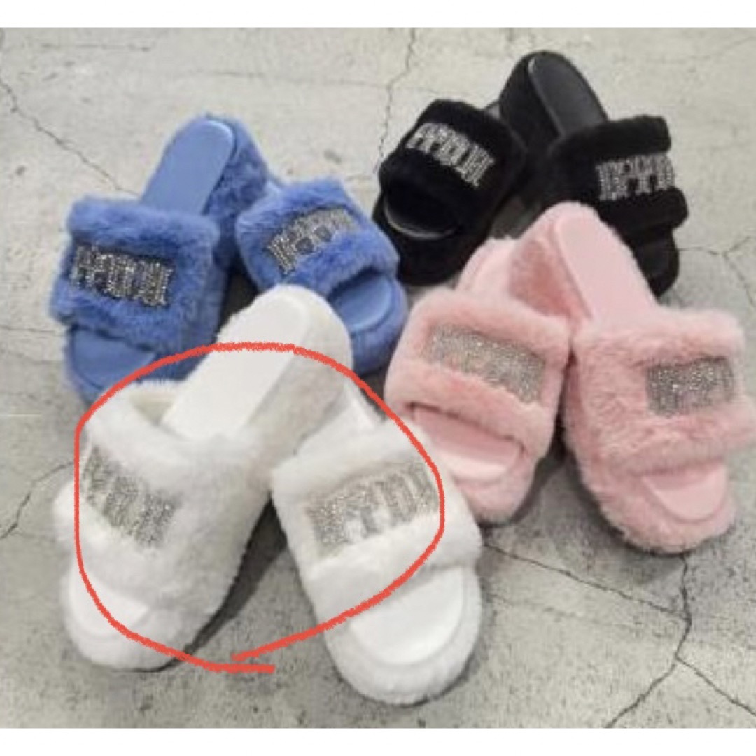 GYDA - gyda ノベルティ ビジューエコファー サンダルの通販 by R's