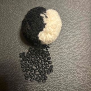 mina perhonen - ミナペルホネン wolf&flower ブローチの通販 by ユニ