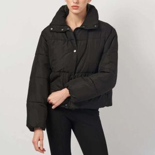 ZARA - 【美品】ZARAショートダウンMサイズの通販 by みなみ's shop