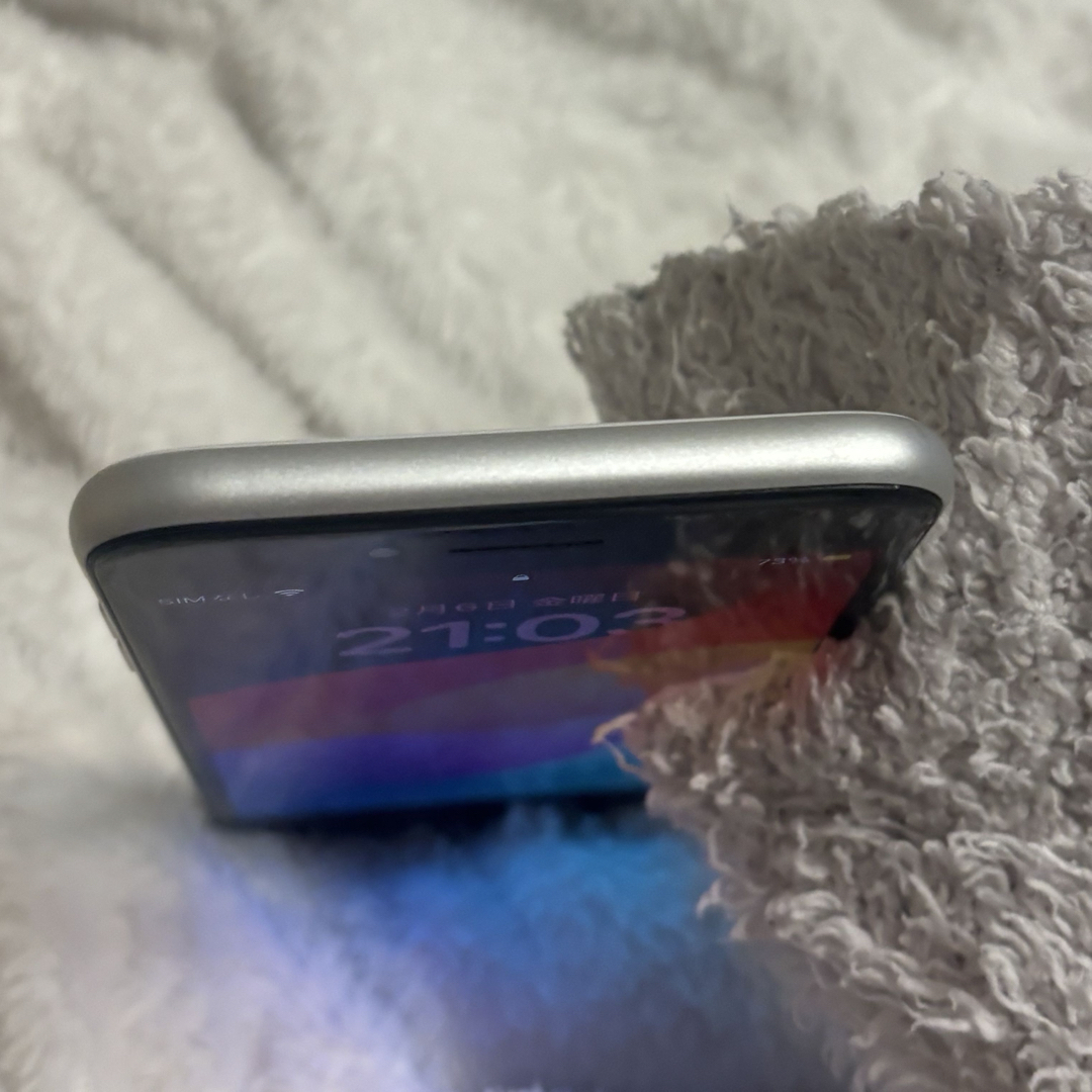 iPhone - ジャンク品 Apple iPhone SE 第2世代 64GB ホワイト 箱ありの