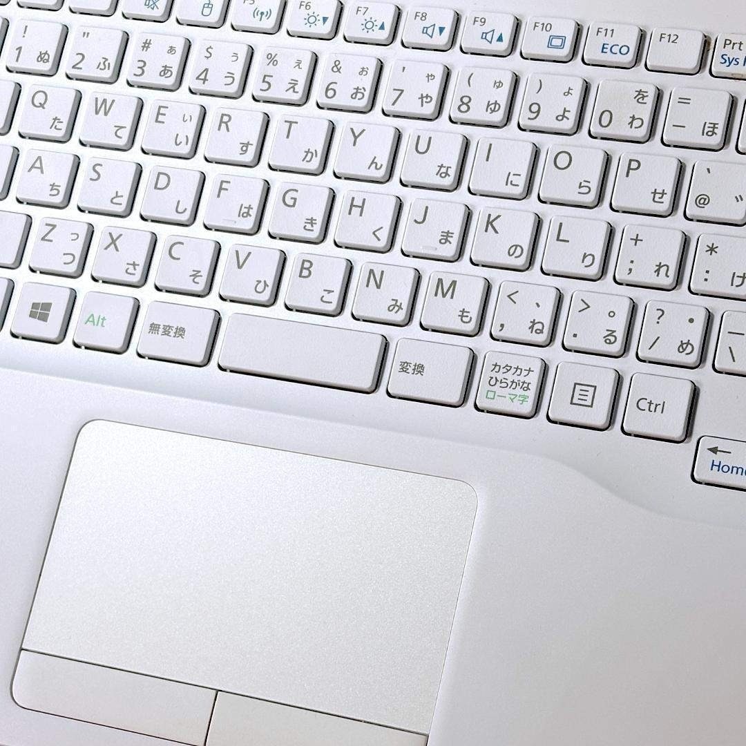 富士通 - 美品☆Corei7・8GB・SSD512・Win11・ホワイト・ノート