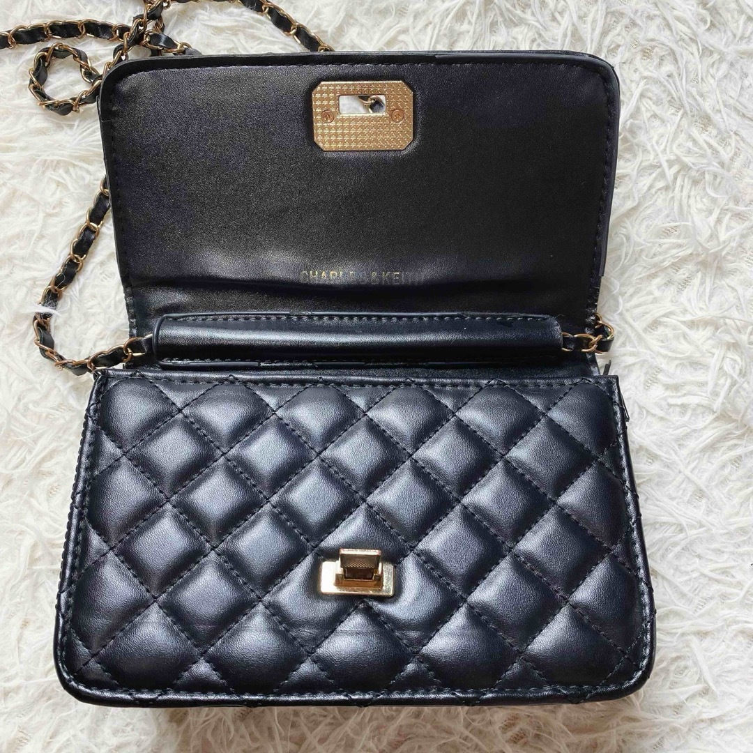 Charles and Keith - 人気 CHARLES & KEITH キルティング チェーン