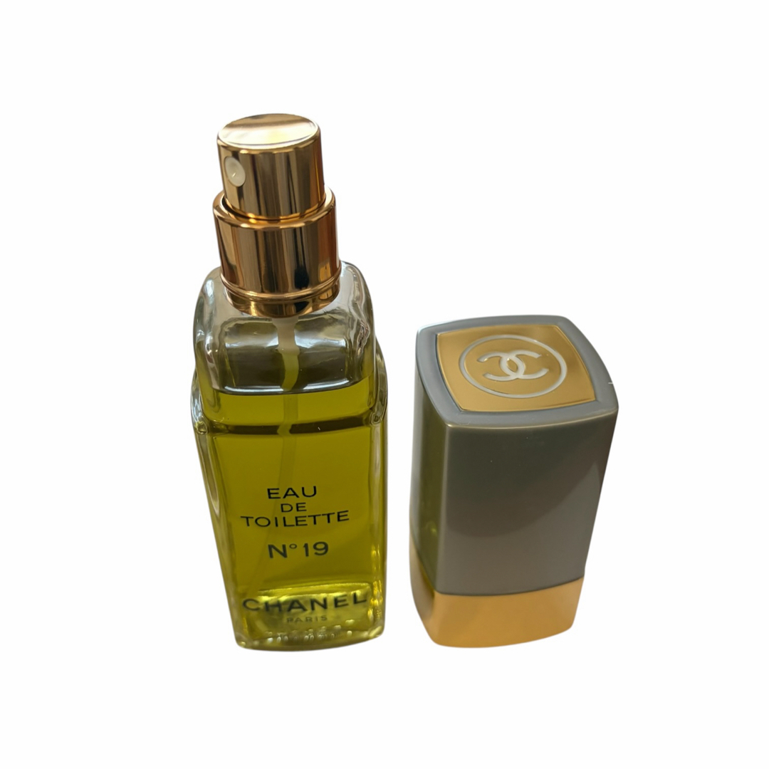 CHANEL - CHANEL シャネル N°19 EDT 100ml 箱付 未使用に近い 人気の