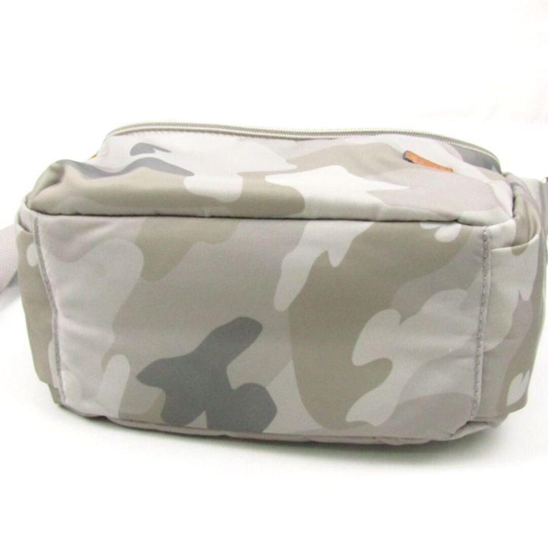 ビサイユ ショルダーバッグ クロスボディ 迷彩 カモフラ 鞄 ブランド