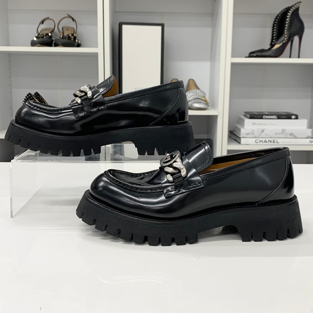 GUCCI - M12666 グッチ レザー インターロッキングG チェーン