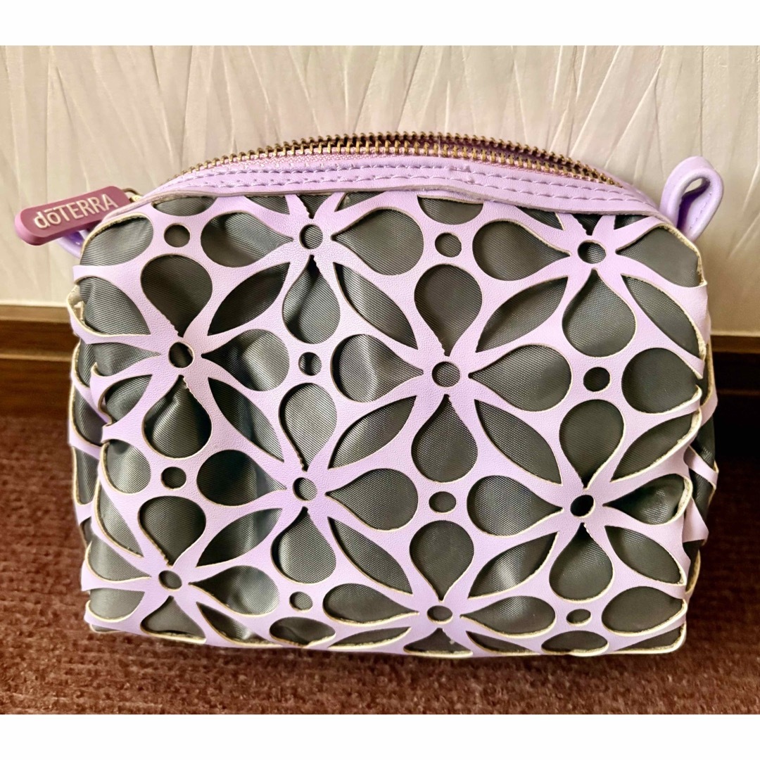doTERRA - 新品✨ doTERRA ドテラ アロマオイルポーチ 10本収納 の通販