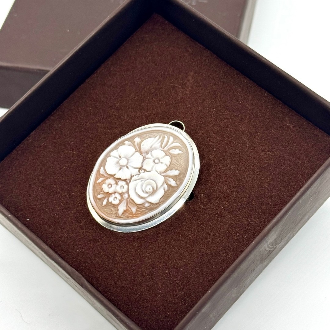 Salvatore Ferragamo フェラガモ ブローチ カメオ 925