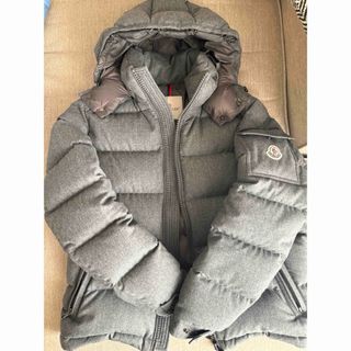 MONCLER（ダウンジャケット ・ グレー/灰色系）のフリマアイテム一覧