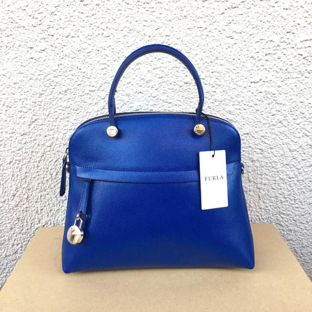 FURLA - 完売レアカラーMサイズ新品ブルー未使用フルラ正規品パイパー