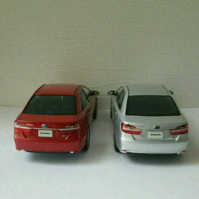 1/30 トヨタ カムリ ハイブリッド CAMRY カラーサンプル ミニカーの