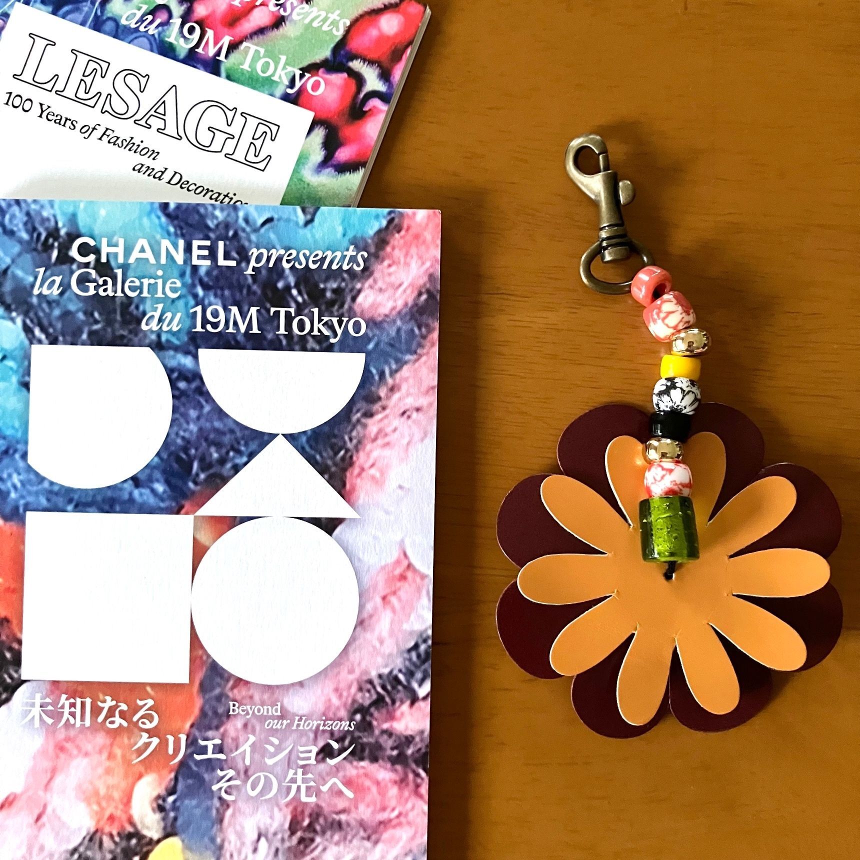 話題のシャネル展へ！無料の「チャーム作りワークショップ」レポ｜生活